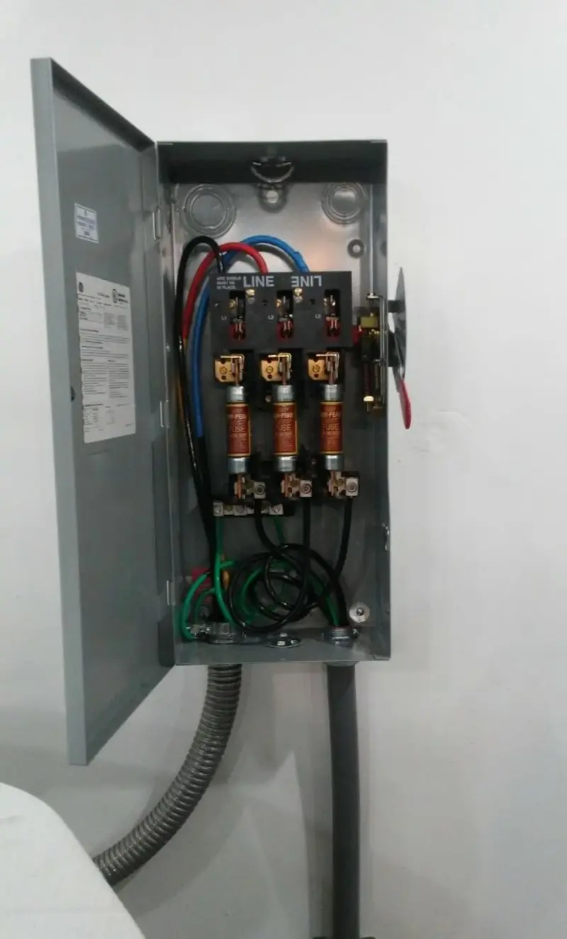 Three-phase disconnect switch installed for Smoke Detector Installation in Monfort Heights
